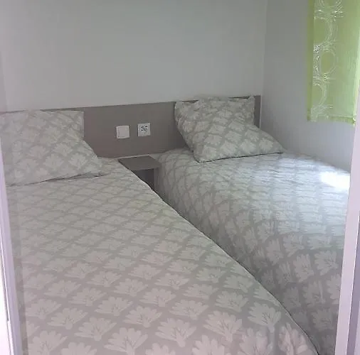Agreable Mobilhome 6 - 8 Places مكان تخييم سانت-بريفين-لي-بان